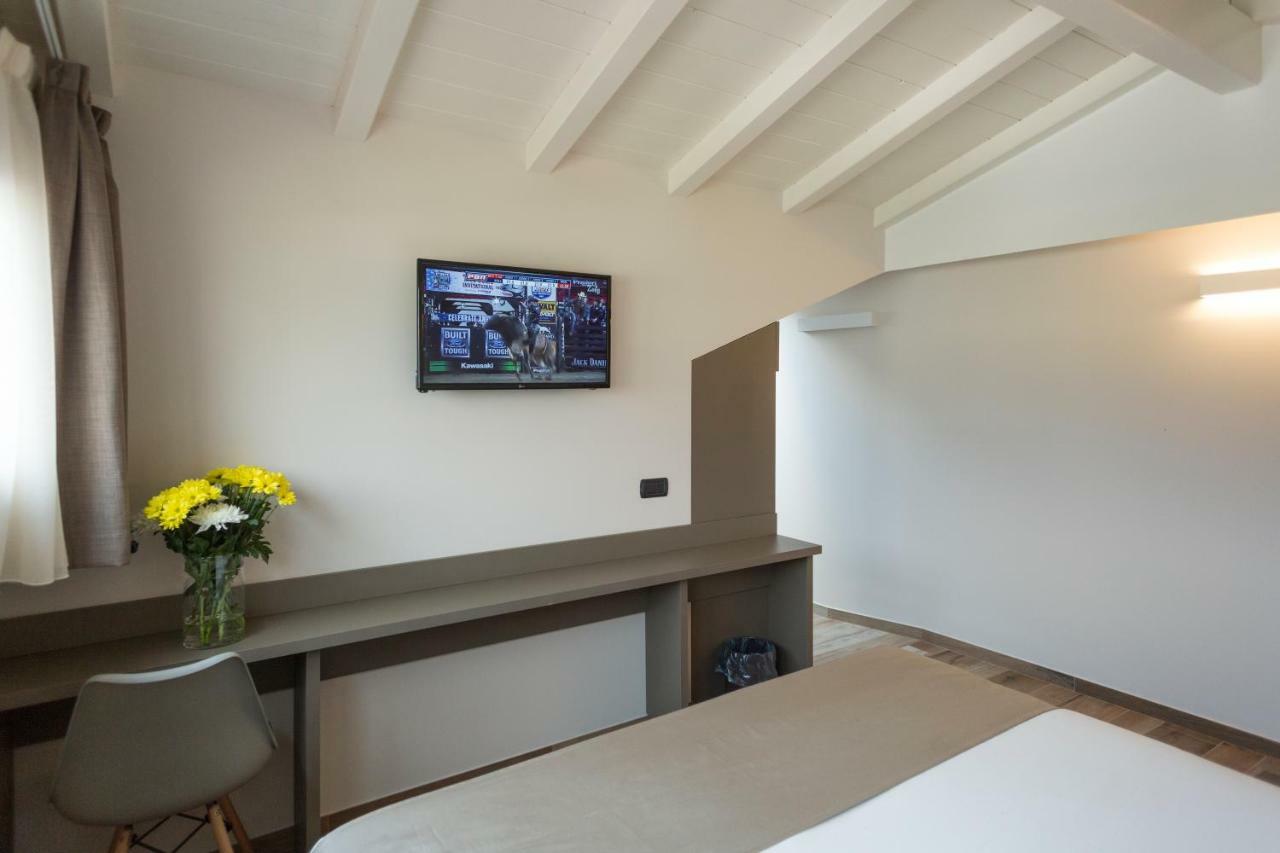 Hotel Baia di Paré Valmadrera Extérieur photo